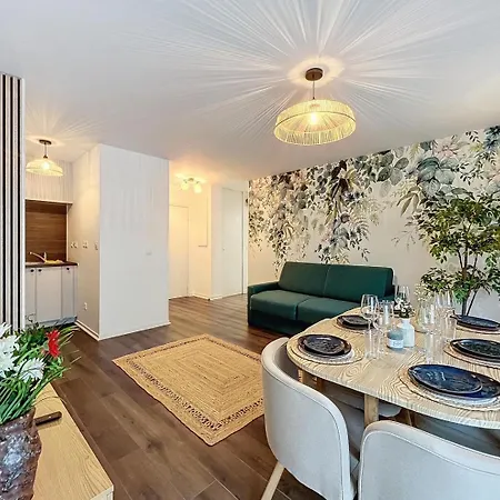 New Renovated At Disneyland, 1 Min From Train Station Apartment Chessy (Seine-et-Marne)